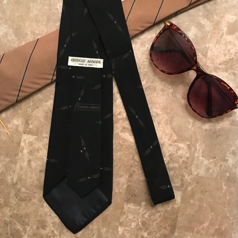 Giorgio Armani Tie. Made in Italia/Italy. 100%Silk